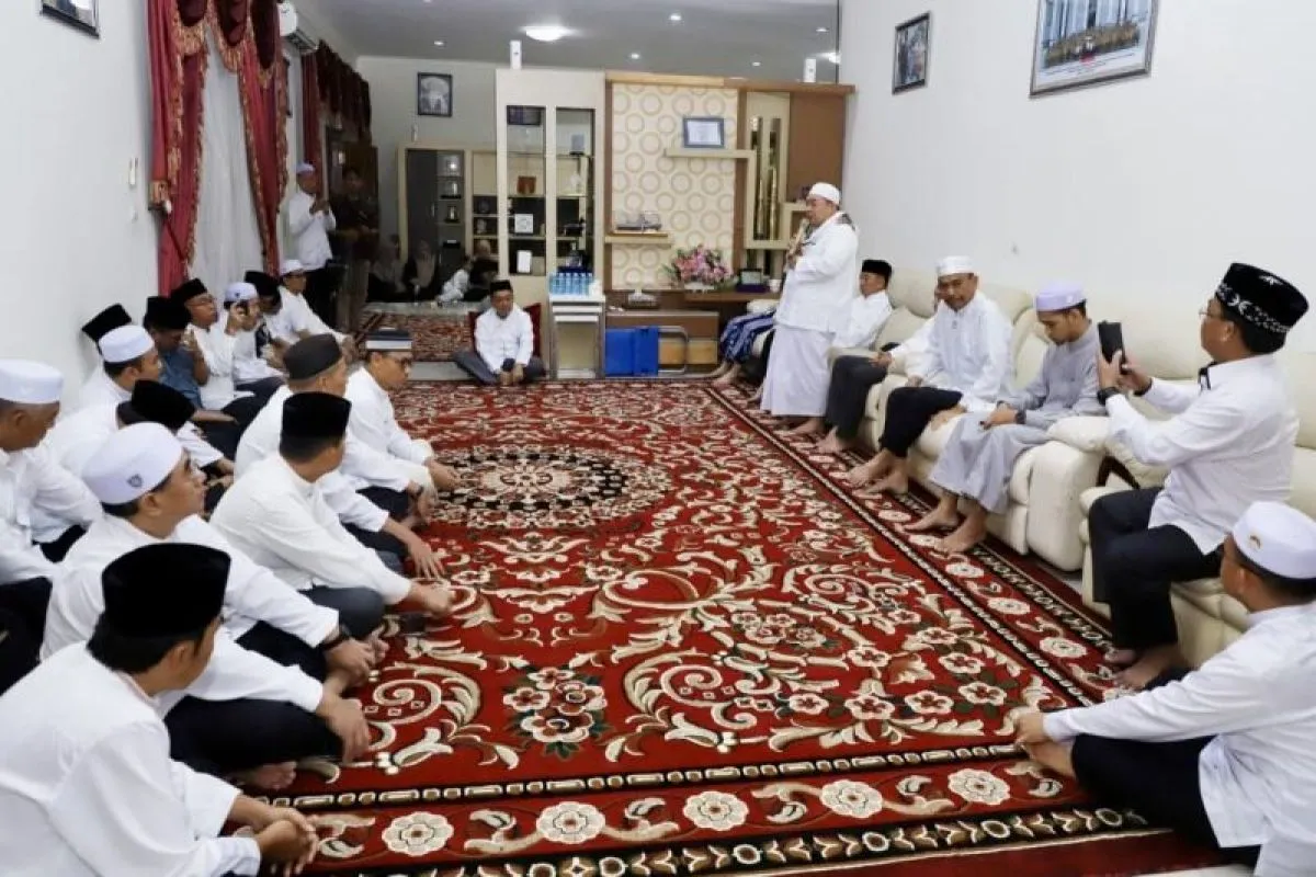 Tokoh Agama Beri Masukan Gubernur Kalsel Untuk Memantapkan Visi & Misi Tokoh Agama Beri Masukan Gubernur Kalsel Untuk Memantapkan Visi & Misi
