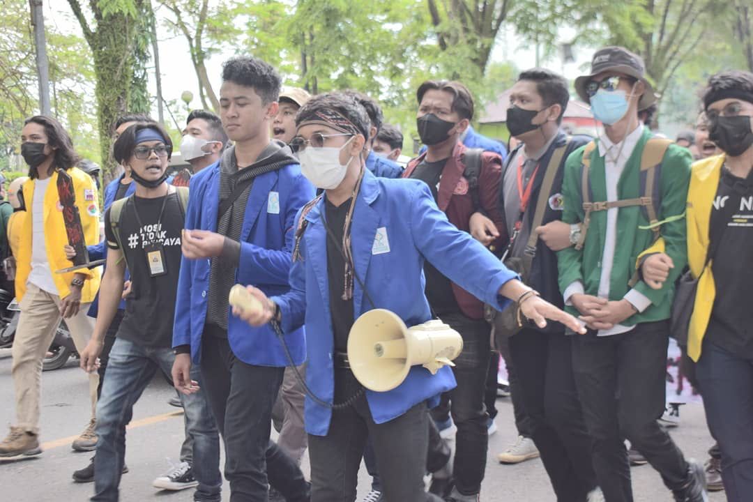 KMTI Pertanyakan keamanan Siber situs UIN Antasari Banjarmasin: Rentan Terserang Judi Online, Banjarmasin Minim Keamanan Digital. KMTI Pertanyakan keamanan Siber situs UIN Antasari Banjarmasin: Rentan Terserang Judi Online, Banjarmasin Minim Keamanan Digital.