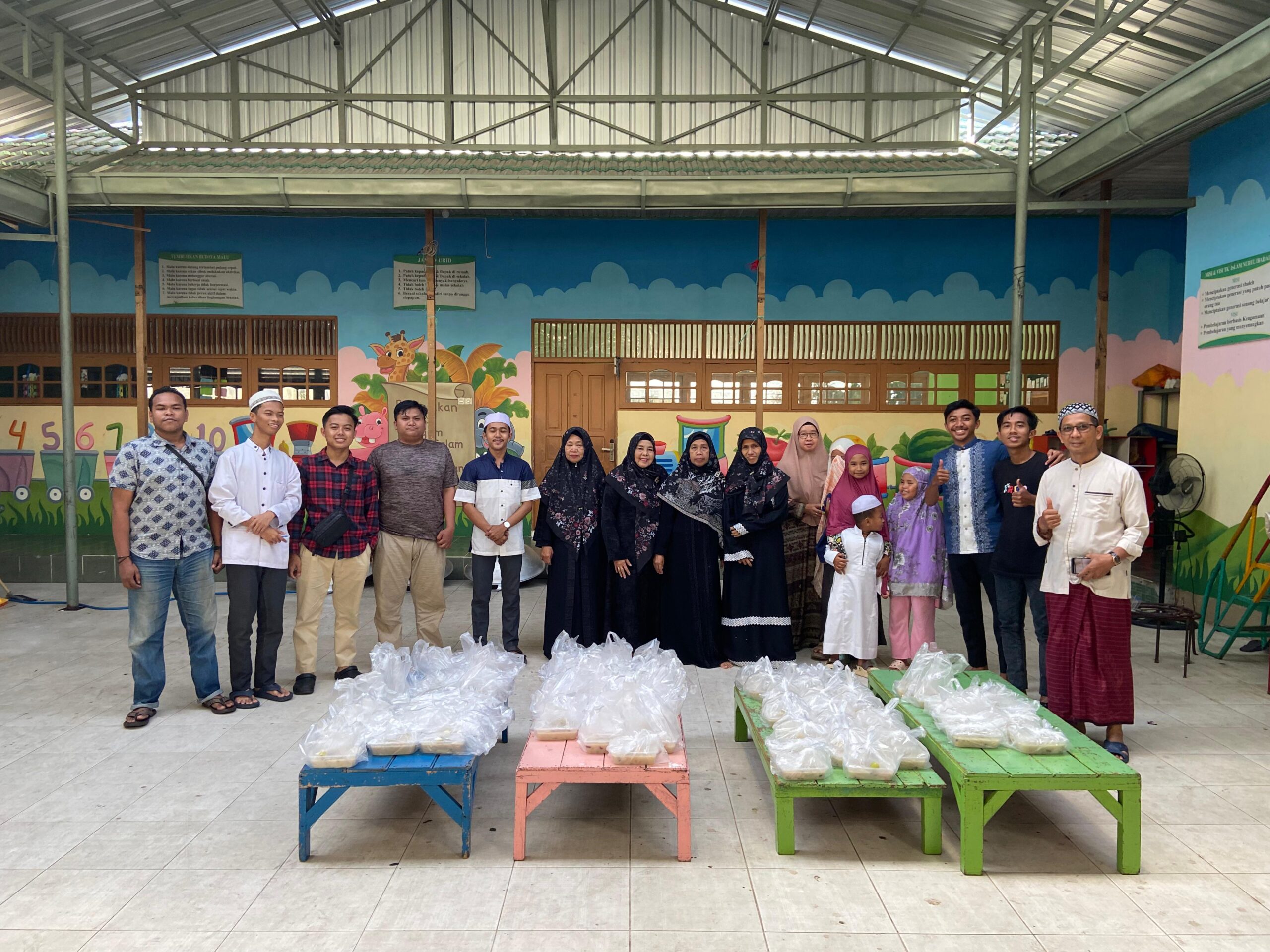 Momentum 10 Muharram: DEMA UIN Antasari Laksanakan Tradisi Masak Bubur ‘Asyura Bersama di Masjid Nurul Ibadah