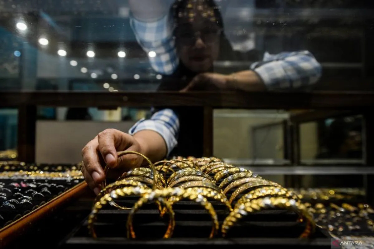 Harga Emas Antam Naik Lagi, Tembus Rp 2,299 Juta per Gram