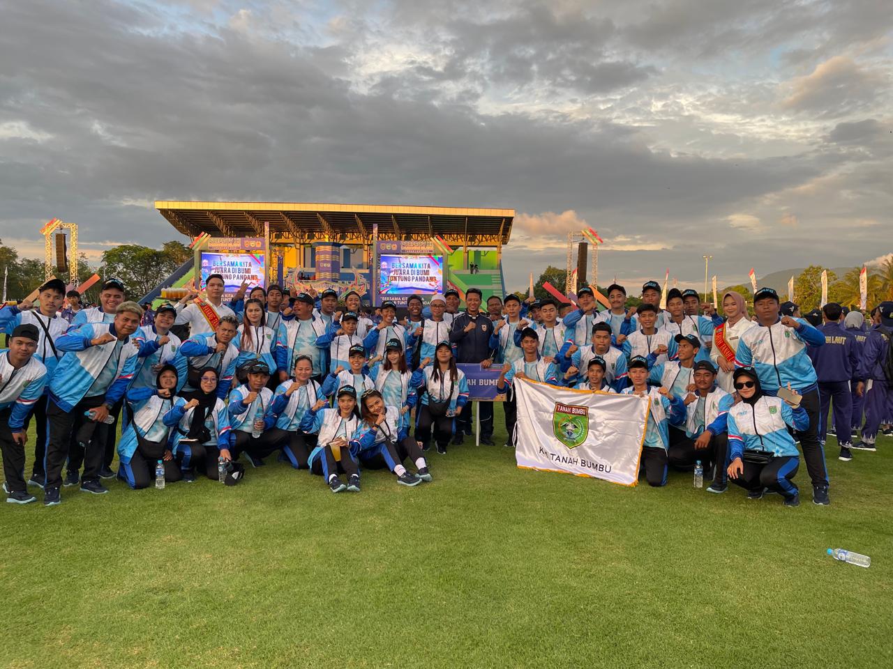 Porprov XII Kalsel 2025 Resmi Dibuka, Kontingen Tanah Bumbu Pimpin Sementara Perolehan Medali Porprov XII Kalsel 2025 Resmi Dibuka, Kontingen Tanah Bumbu Pimpin Sementara Perolehan Medali