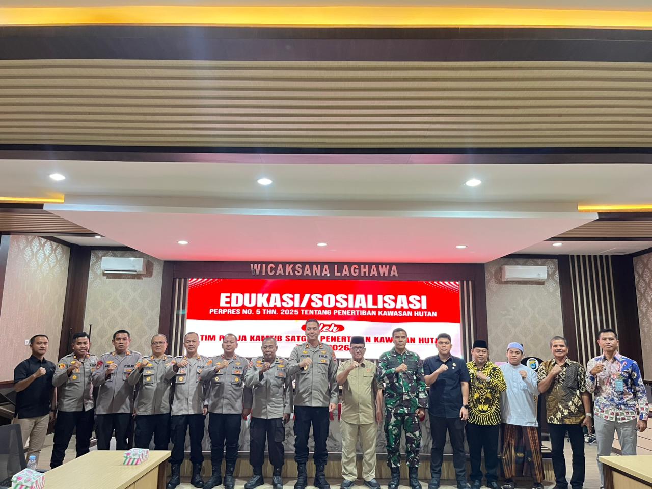 Satgas PKH Tanah Bumbu Gencar Edukasi Masyarakat Soal Penertiban Kawasan Hutan Satgas PKH Tanah Bumbu Gencar Edukasi Masyarakat Soal Penertiban Kawasan Hutan