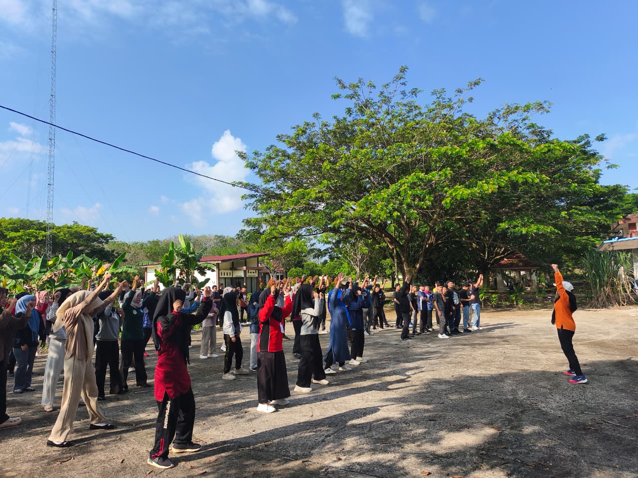 BLK Balangan Gelar Senam Bersama untuk Tingkatkan Kebugaran dan Kebersamaan Peserta BLK Balangan Gelar Senam Bersama untuk Tingkatkan Kebugaran dan Kebersamaan Peserta