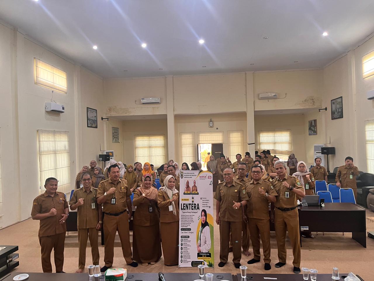 Diskopukmnaker Balangan Gelar Rapat Pemenuhan Bukti Dukung SPIP Diskopukmnaker Balangan Gelar Rapat Pemenuhan Bukti Dukung SPIP