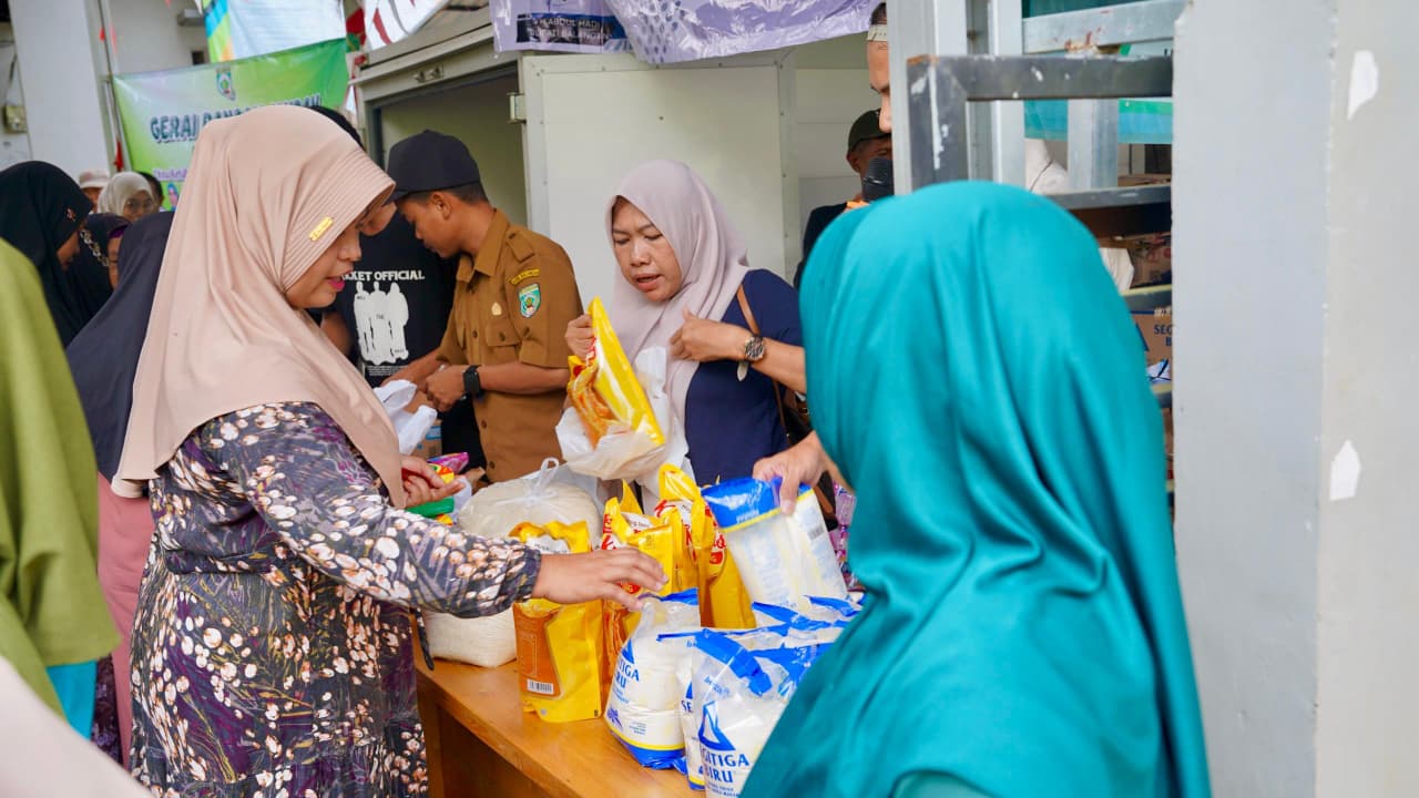 Disperindag Balangan Gelar Pasar Murah di Mantuyan, Bantu Kendalikan Inflasi Daerah
