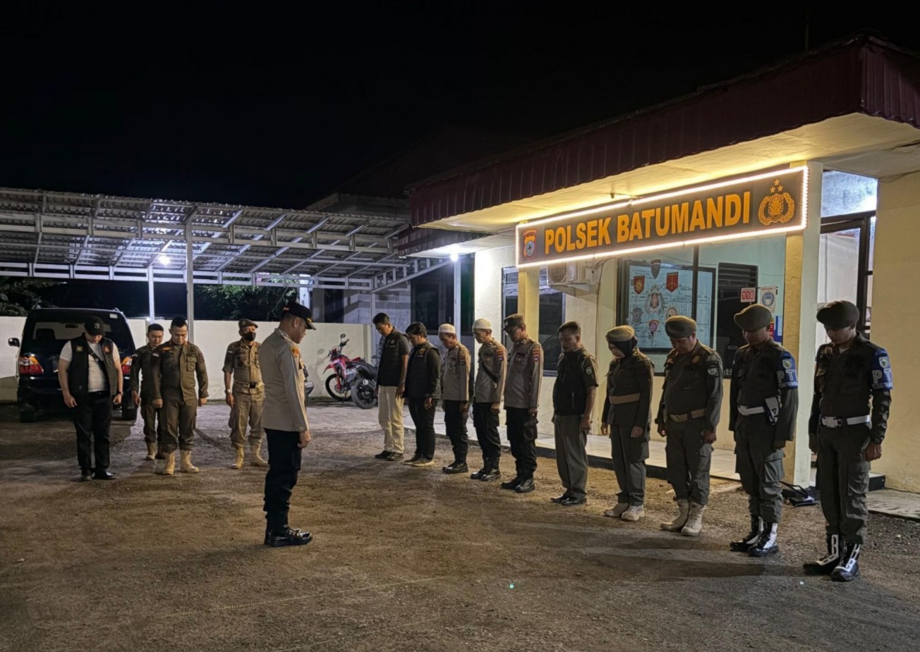 Satpol PP Balangan dan Polsek Batumandi Gelar Operasi Yustisi di Kecamatan Batumandi Satpol PP Balangan dan Polsek Batumandi Gelar Operasi Yustisi di Kecamatan Batumandi