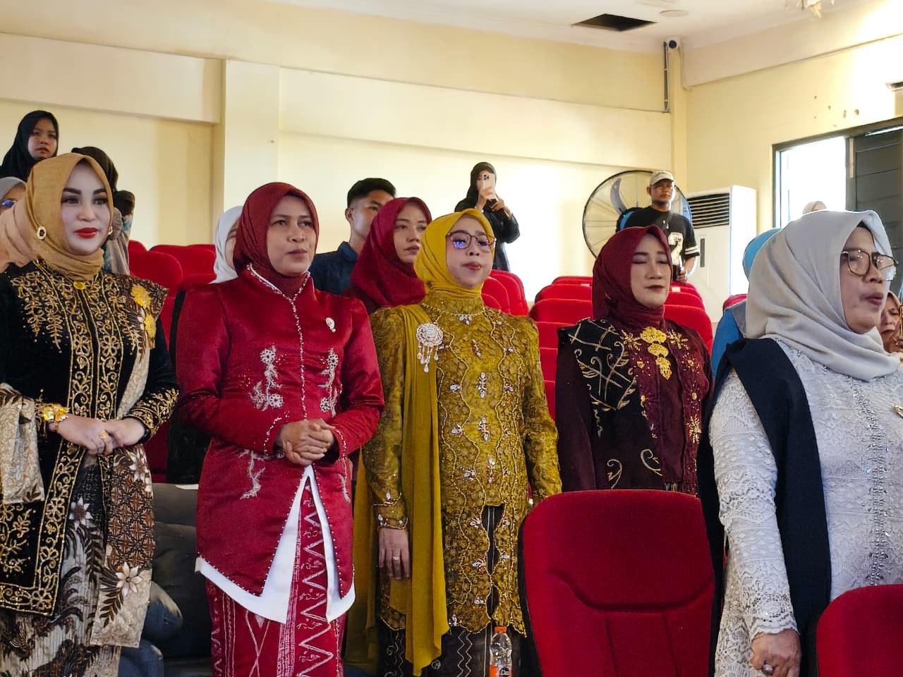 Ketua DPRD Balangan Ajak Perempuan dan Generasi Muda Teladani Semangat R.A. Kartini Ketua DPRD Balangan Ajak Perempuan dan Generasi Muda Teladani Semangat R.A. Kartini
