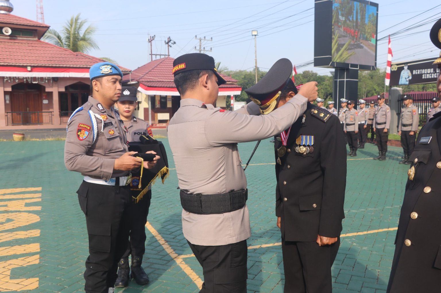 Salut! Tiga Perwira Polres Balangan Resmi Pensiun, Tinggalkan Legacy Keren Buat Institusi Salut! Tiga Perwira Polres Balangan Resmi Pensiun, Tinggalkan Legacy Keren Buat Institusi