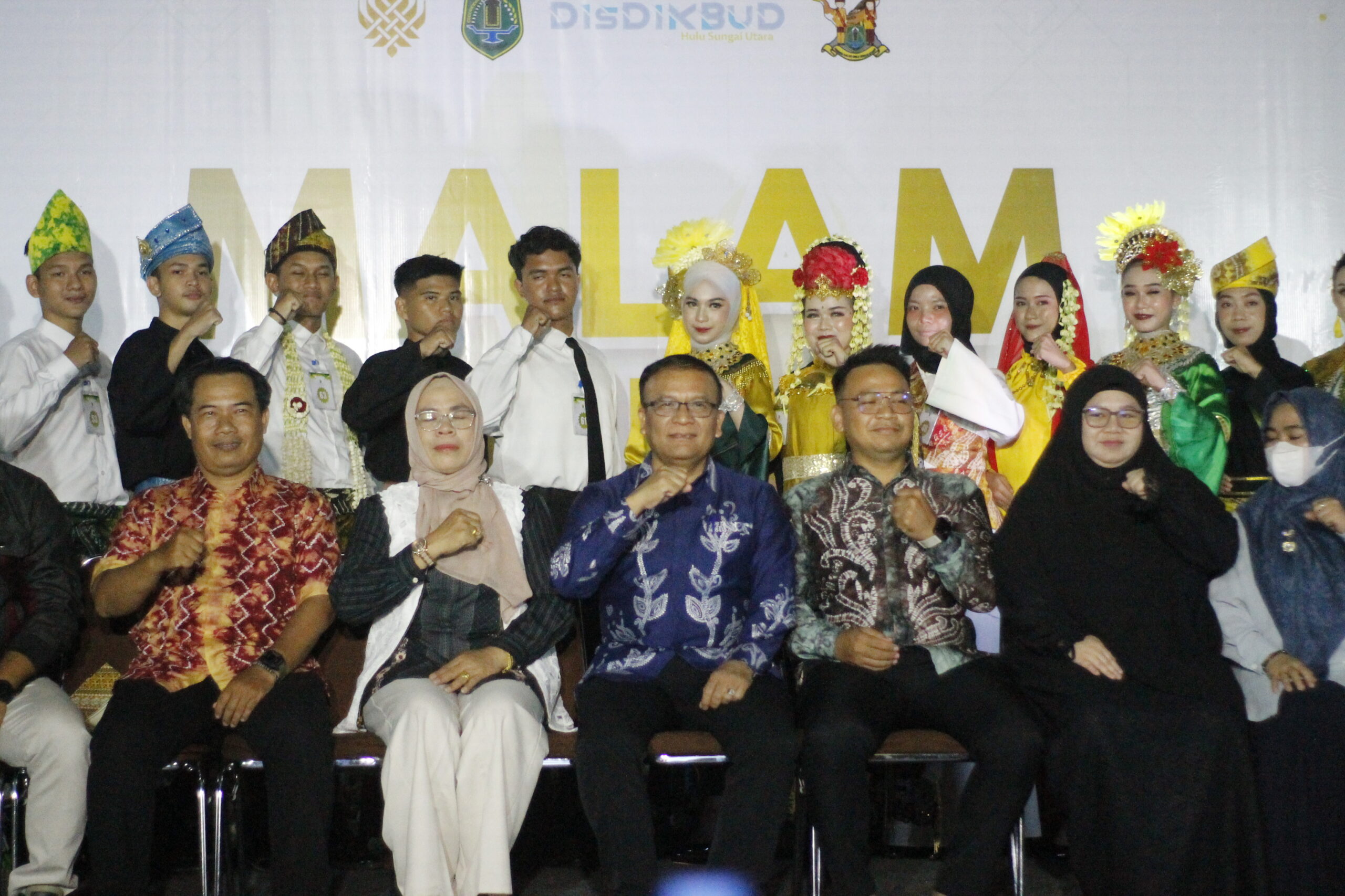 15 Pasang Nanang Galuh HSU Unjuk Bakat Demi Lestarikan Budaya di Era Digital 15 Pasang Nanang Galuh HSU Unjuk Bakat Demi Lestarikan Budaya di Era Digital