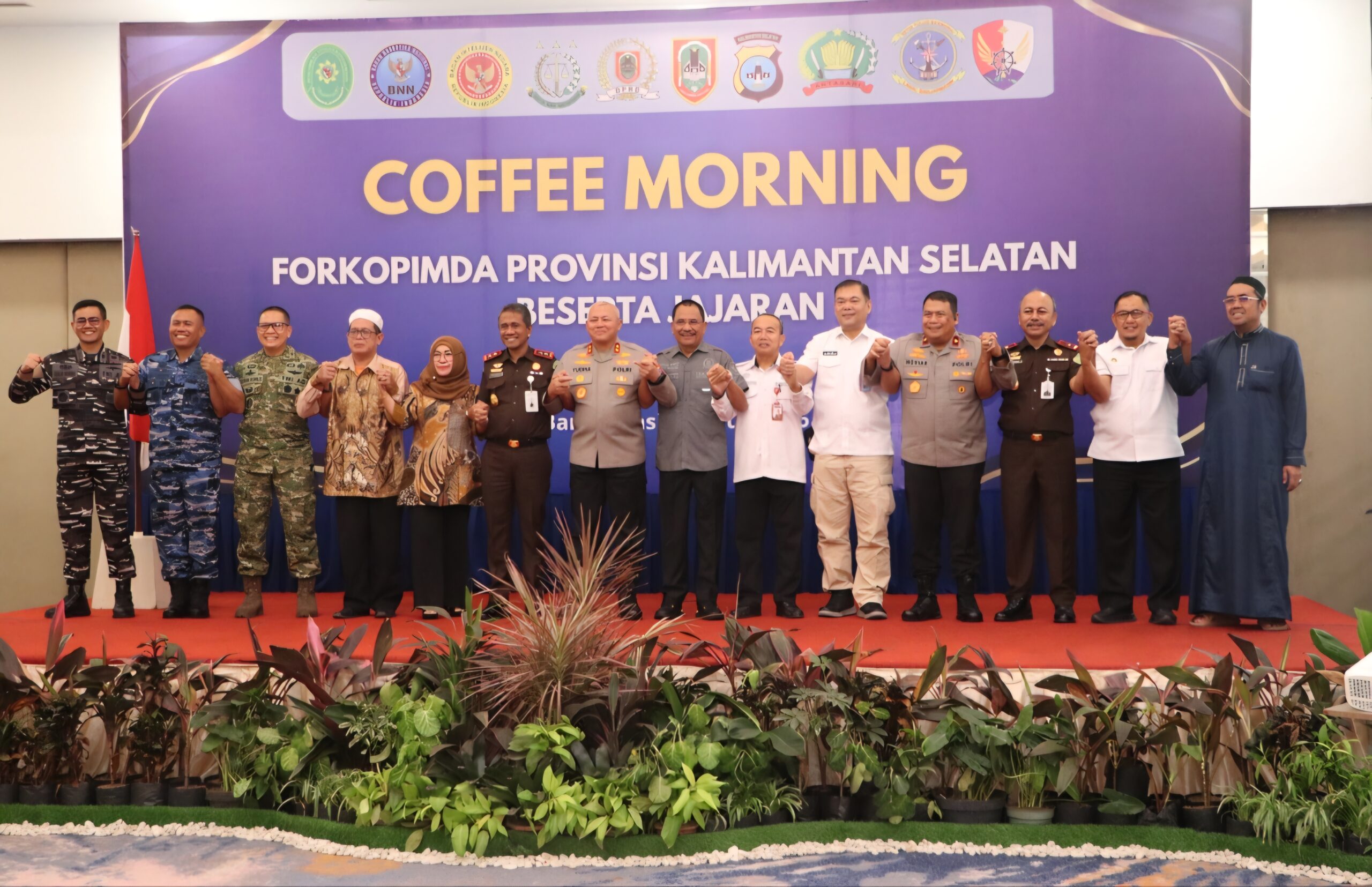 Vibes Santai tapi Produktif: Forkopimda Kalsel Buktiin Soliditas Lewat Coffee Morning Vibes Santai tapi Produktif: Forkopimda Kalsel Buktiin Soliditas Lewat Coffee Morning