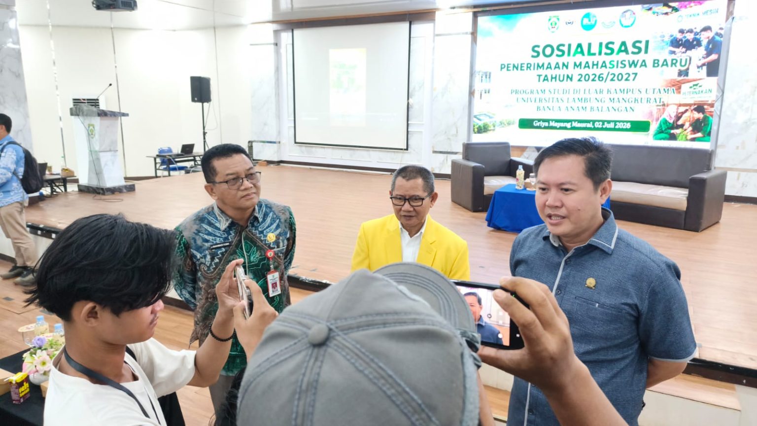 DPRD Balangan Tantang Mahasiswa Baru ULM: Jangan Cuma Cari Kerja, Waktunya Bikin Bisnis Peternakan! DPRD Balangan Tantang Mahasiswa Baru ULM: Jangan Cuma Cari Kerja, Waktunya Bikin Bisnis Peternakan!
