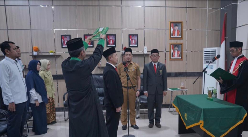 Erwanto Adhi Nugroho Resmi Dilantik sebagai Sekretaris PN Paringin Erwanto Adhi Nugroho Resmi Dilantik sebagai Sekretaris PN Paringin