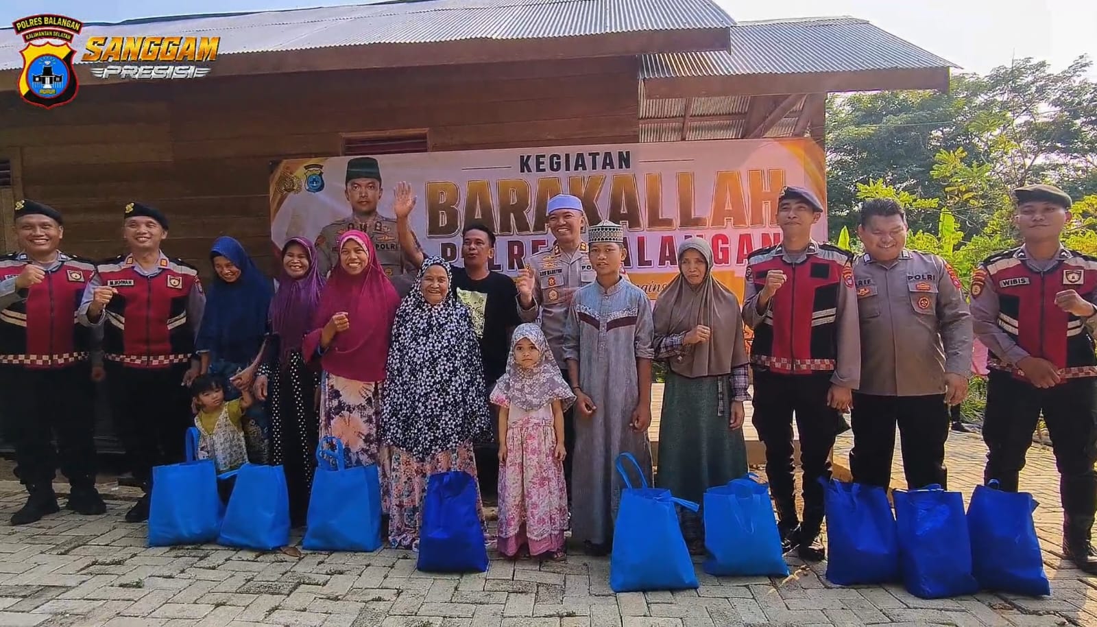 Polres Balangan Salurkan Bantuan dan Layanan Kesehatan Lewat Program BARAKALLAH Polres Balangan Salurkan Bantuan dan Layanan Kesehatan Lewat Program BARAKALLAH