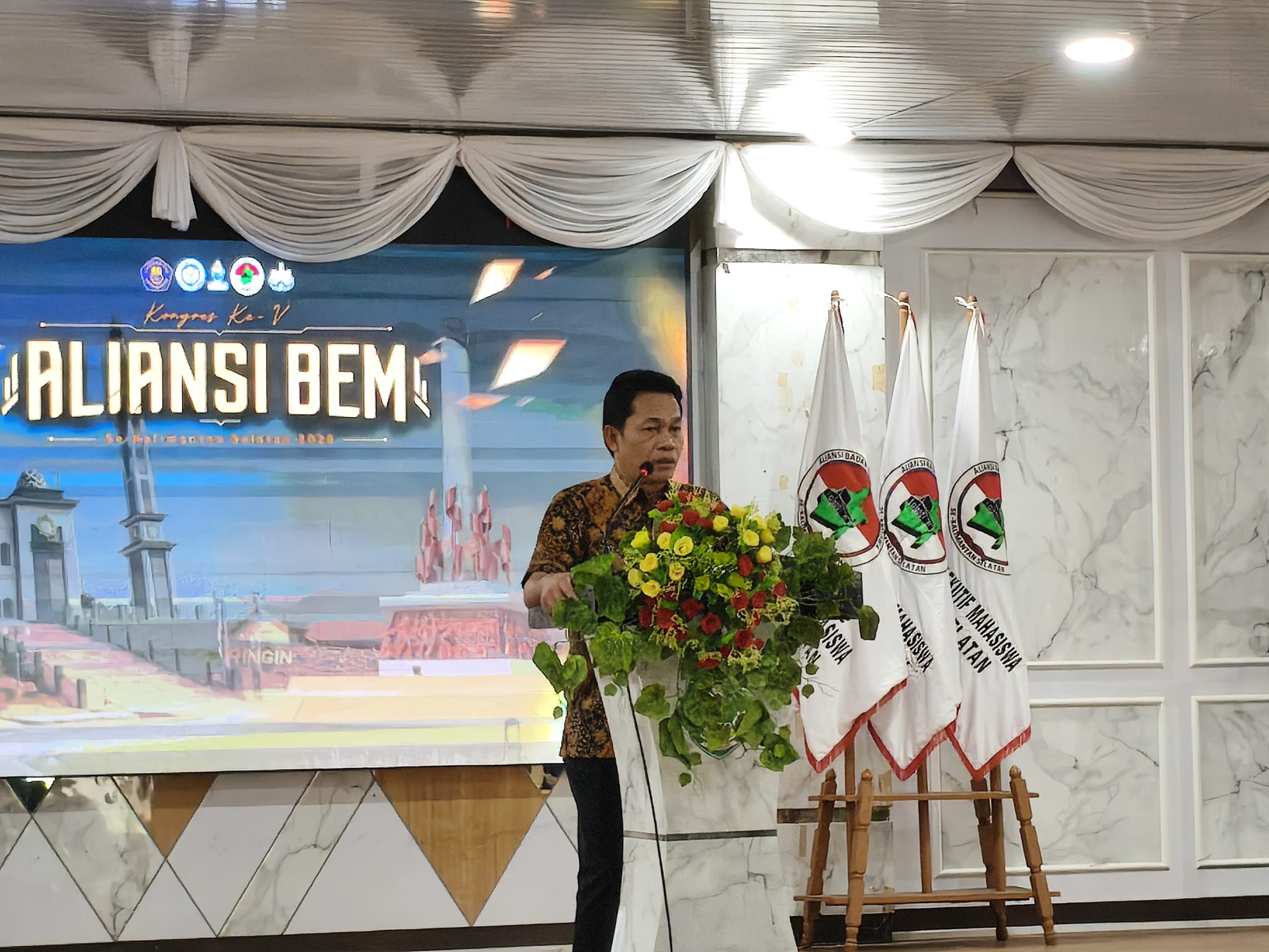Bupati Balangan: Mahasiswa Harus Kritis dan Berani Berpikir Bupati Balangan: Mahasiswa Harus Kritis dan Berani Berpikir