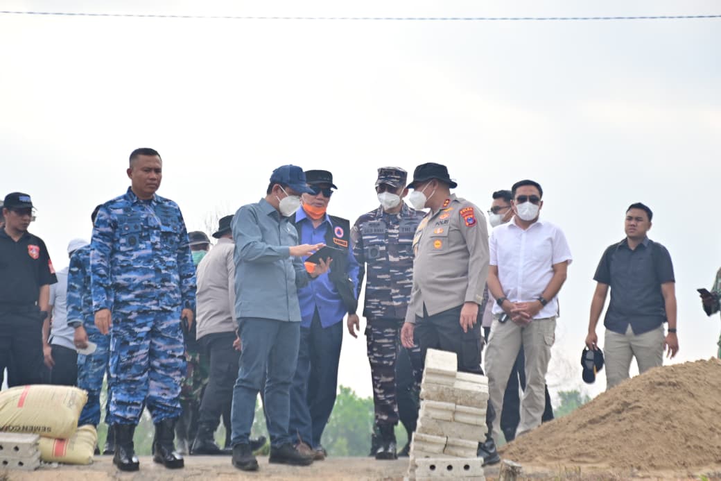 Atasi Karhutla, Kapolda Kalsel Bersama Wamenko Pangan dan Forkopimda Tinjau Langsung Posko Tegal Arum Atasi Karhutla, Kapolda Kalsel Bersama Wamenko Pangan dan Forkopimda Tinjau Langsung Posko Tegal Arum