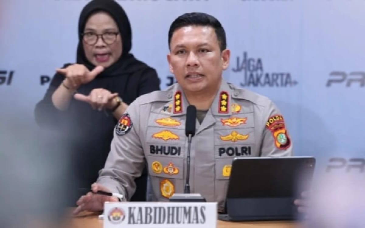 Admin Akun Pemukiman Setan Ditangkap, Polisi Ungkap Dugaan Konten Bom Molotov Admin Akun Pemukiman Setan Ditangkap, Polisi Ungkap Dugaan Konten Bom Molotov
