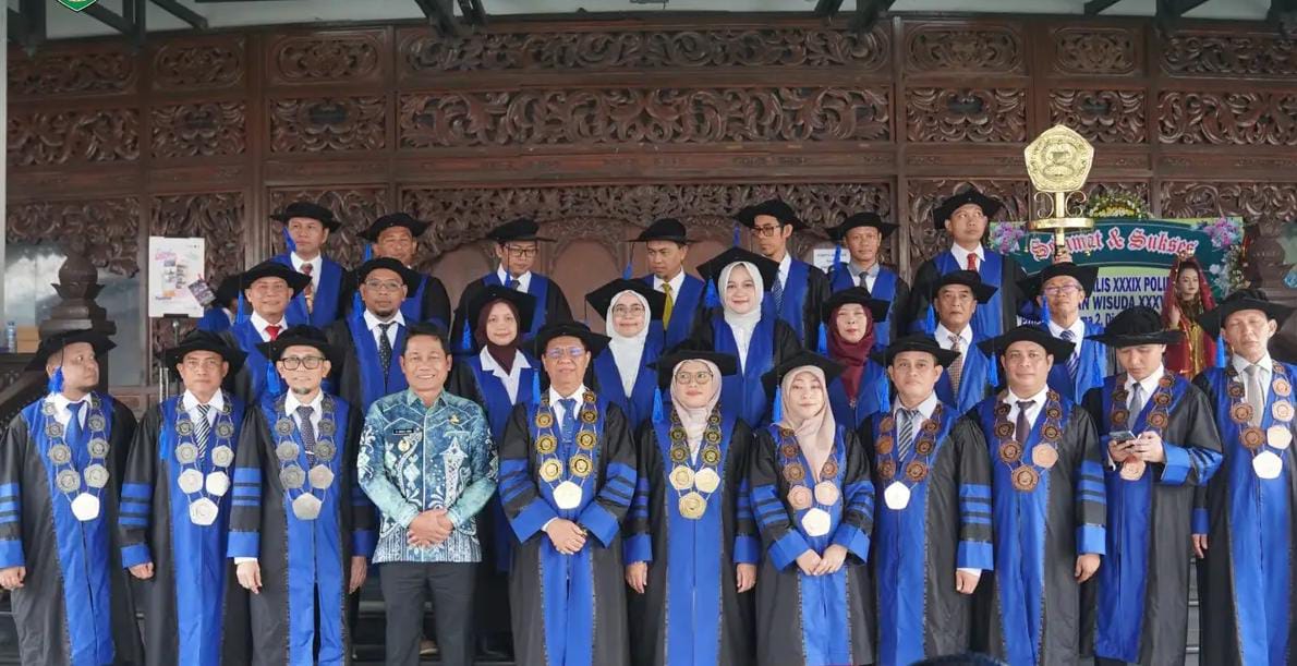 Bupati Balangan Raih Penghargaan Poliban Berkat Komitmen Program 1000 Sarjana Bupati Balangan Raih Penghargaan Poliban Berkat Komitmen Program 1000 Sarjana