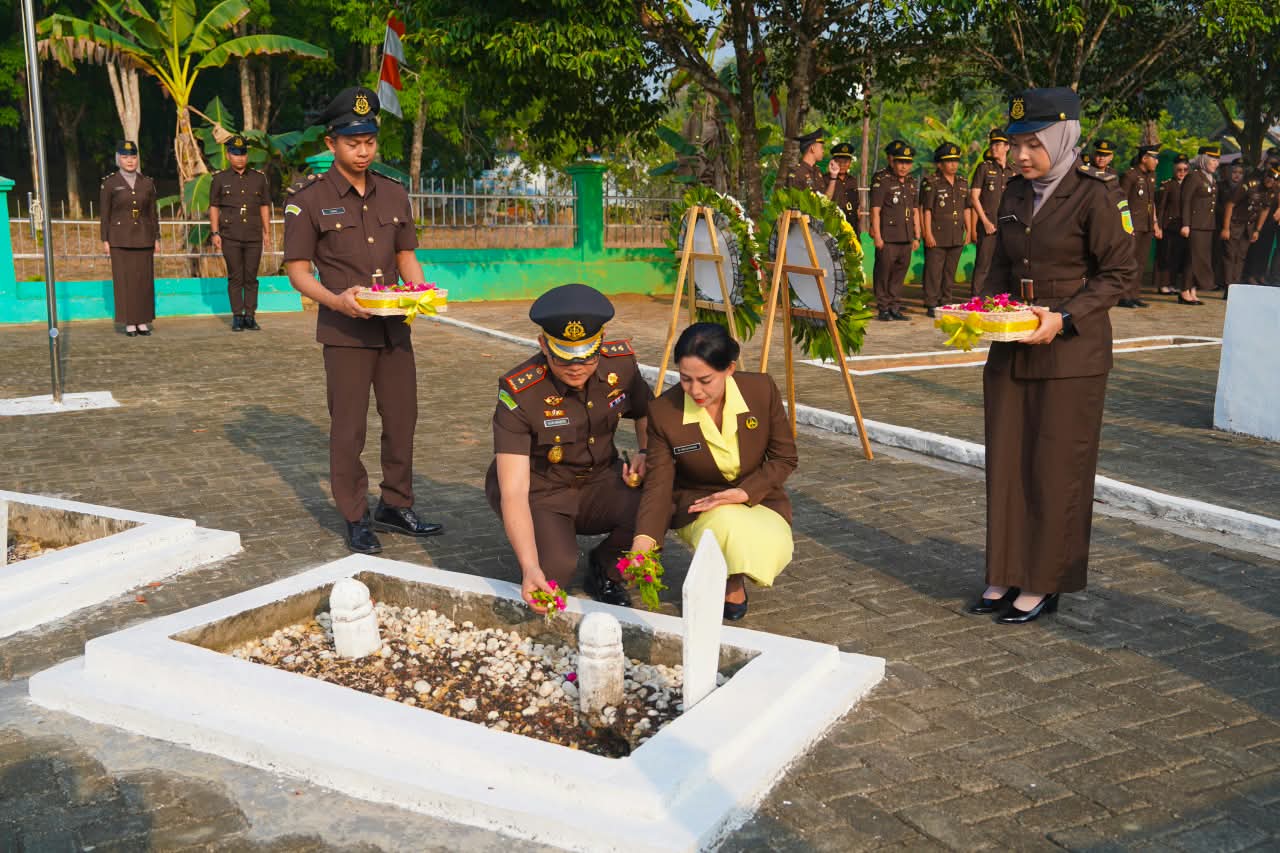 Kajari Balangan Ajak Insan Adhyaksa Teladani Semangat Pengabdian Para Pahlawan Kajari Balangan Ajak Insan Adhyaksa Teladani Semangat Pengabdian Para Pahlawan